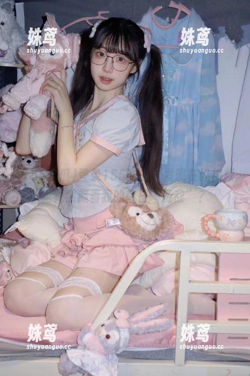 登录155吃瓜，发现在线视频里竟然藏着我的昔日“情敌”？