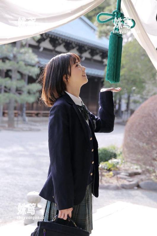 51吃瓜苹果版：黑的东西真是五花八门，快拿好瓜桶准备接招！