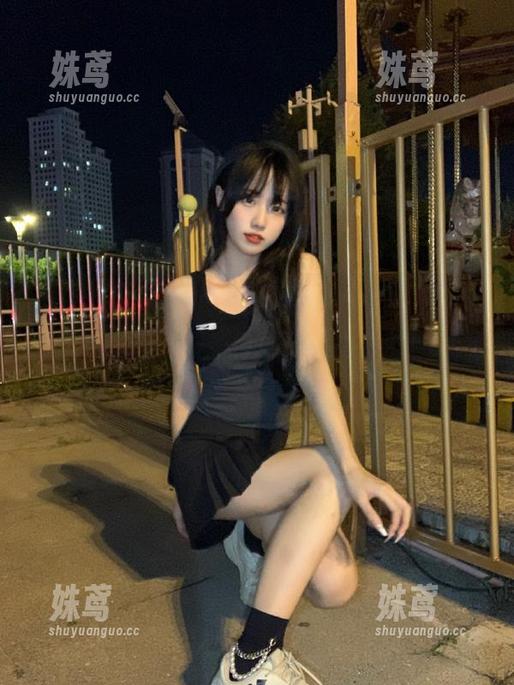 “51吃瓜中心”网页里的那些匪夷所思的留言，都是脑洞大开的网络狂欢！