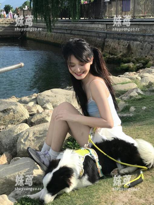 51吃瓜网 51吃瓜网最新动作:老虎菜今天的瓜真是又脆又酸,让网页里的酸甜滋味直击心扉!