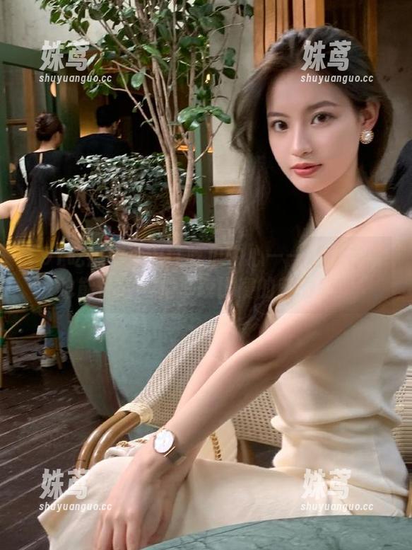 91吃瓜中心 91吃瓜中心——让你在家也能体验一把摔跤比赛的刺激感!