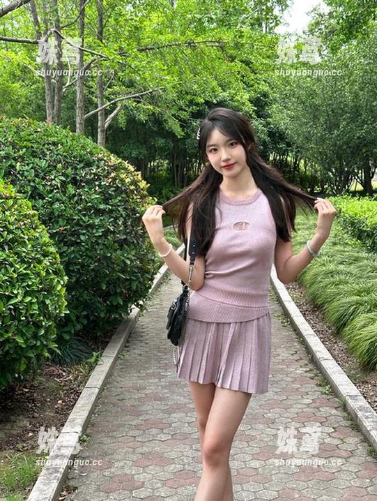 tttzzz 当黑料在tttzzzsu网页上流淌,吃瓜群众都疯了你信不信?