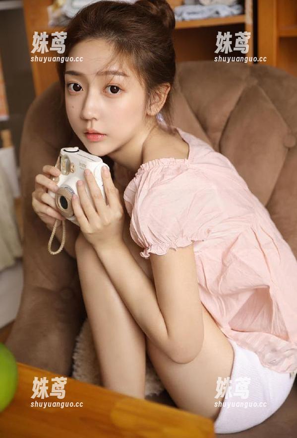 吃瓜网站 吃瓜网站首页:夜深了,瓜还在那儿静静呼唤着我,心甘情愿陪它聊!